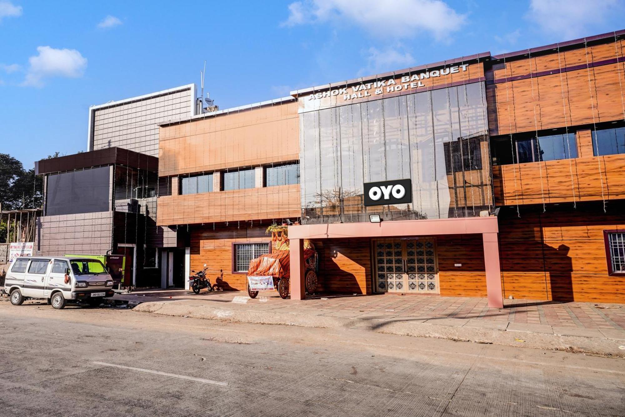 Oyo Flagship Hotel Ashok Vatika Banquet Hall Ranchi Extérieur photo