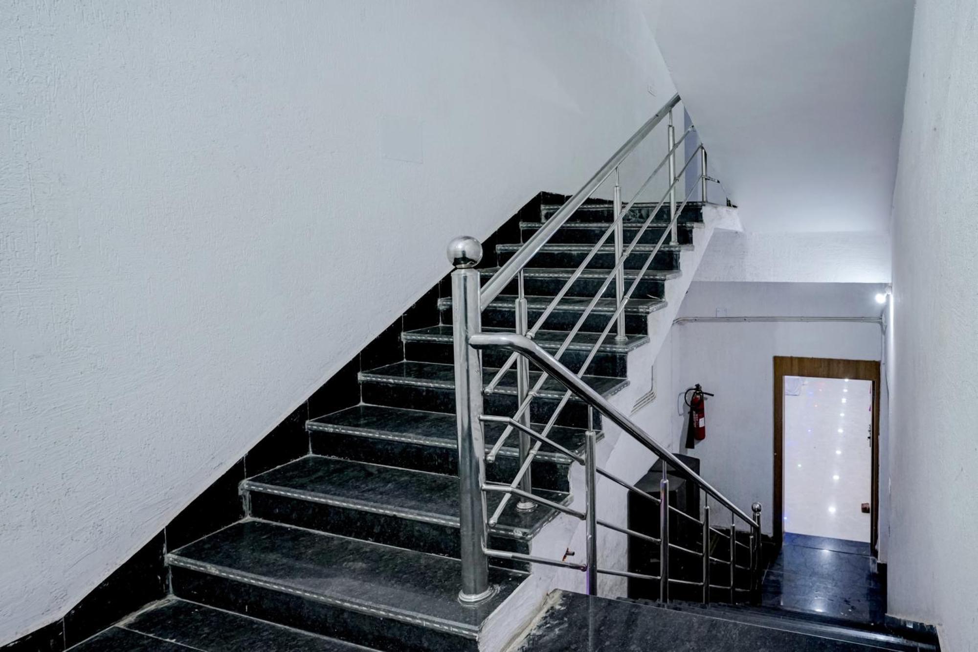 Oyo Flagship Hotel Ashok Vatika Banquet Hall Ranchi Extérieur photo